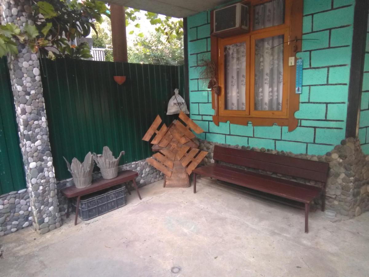 Гостевой Дом В Гаграх"Море Солнца" Екстер'єр фото